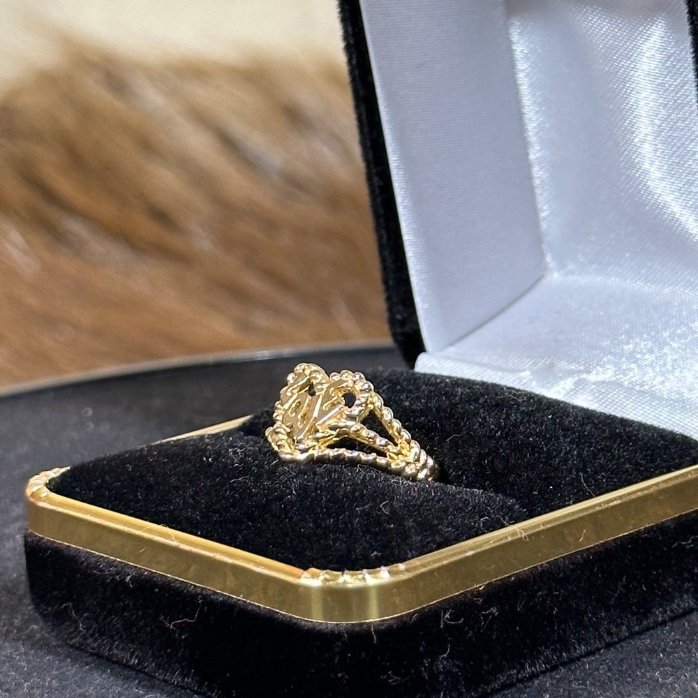 Love Heart Ring - Picture 3 of 4